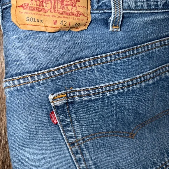 Vintage Levi's 501xx jeans medium wash men’s 42x30 - Picture 4 of 4